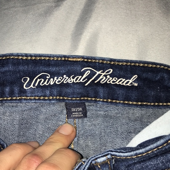 Universal Threads W0/L25R Jeans - Picture 2 of 4